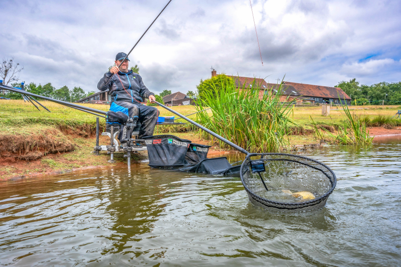 Preston Carbon Match Landing Net